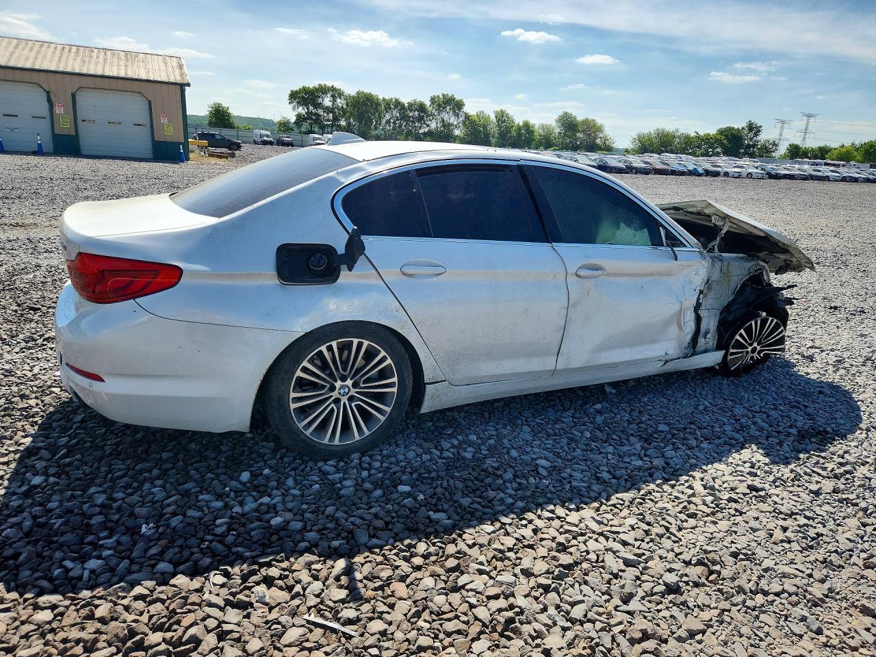 2019 BMW 530 Xi - Фото 3