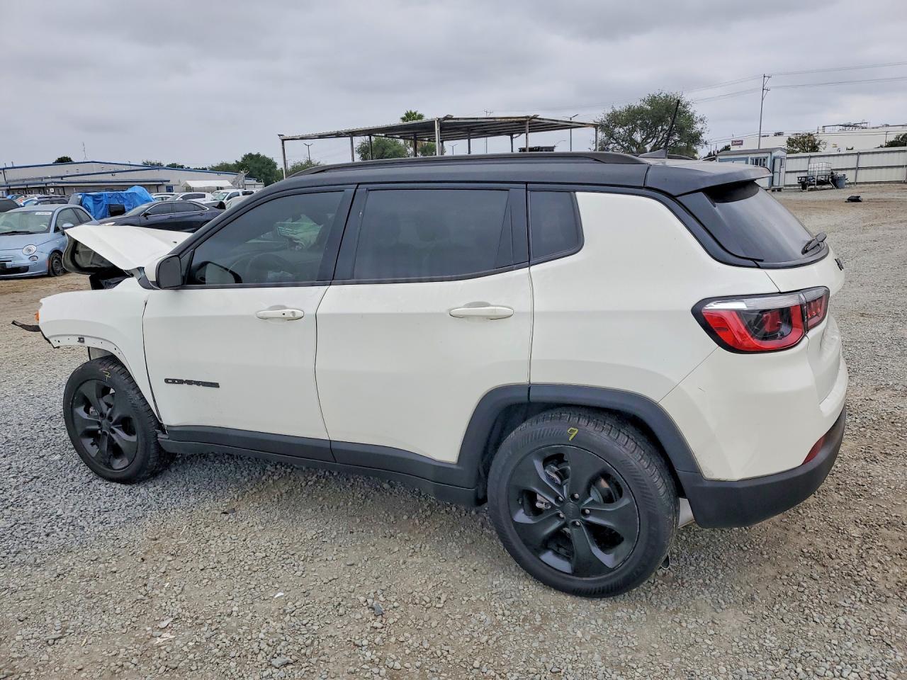 2020 Jeep Compass Latitude - Фото 2