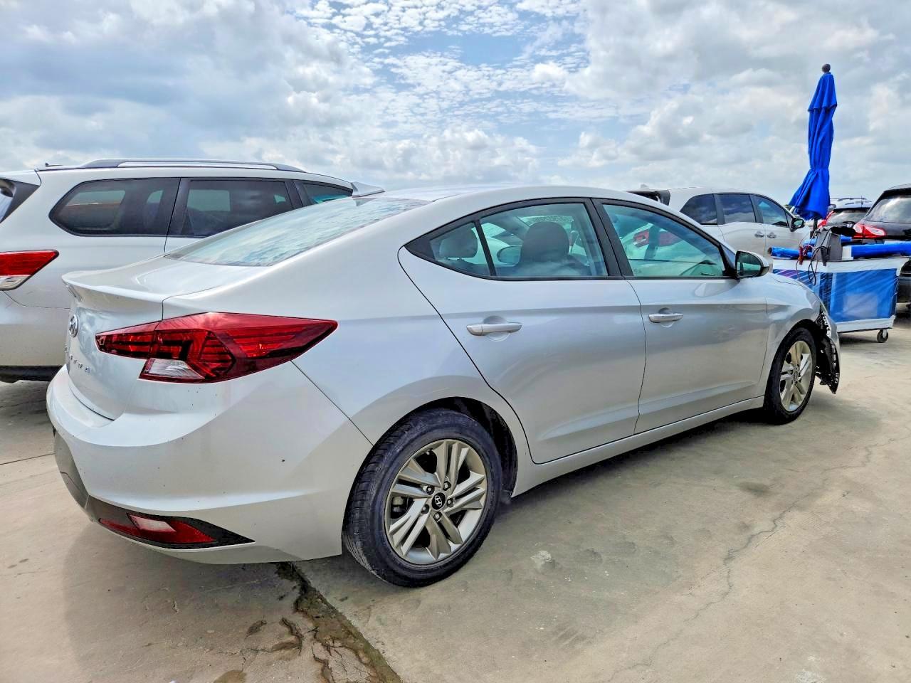 2020 Hyundai Elantra Sel - Image 3
