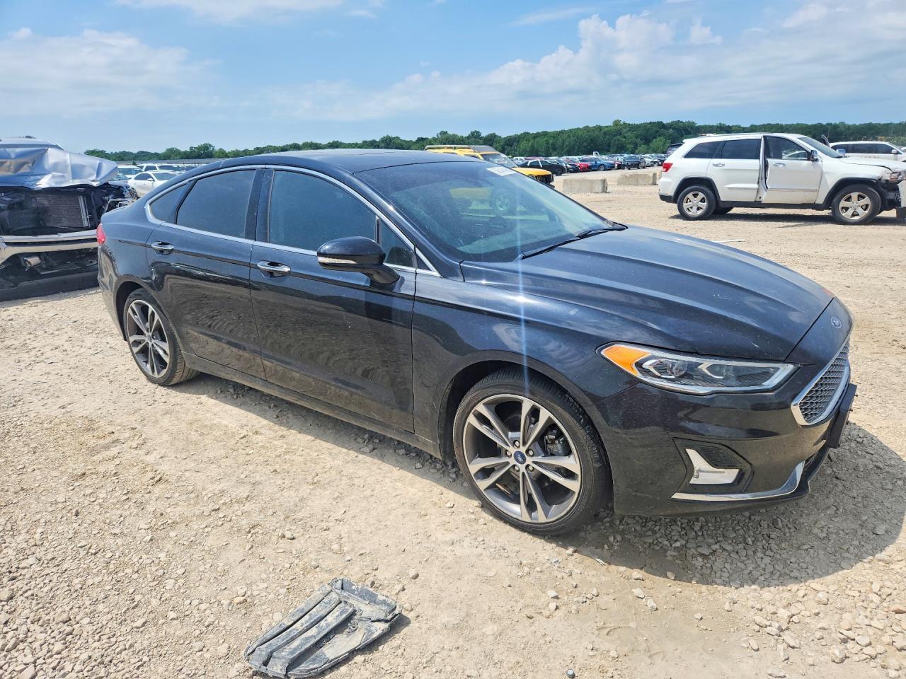 2020 Ford Fusion Titanium - Image 4
