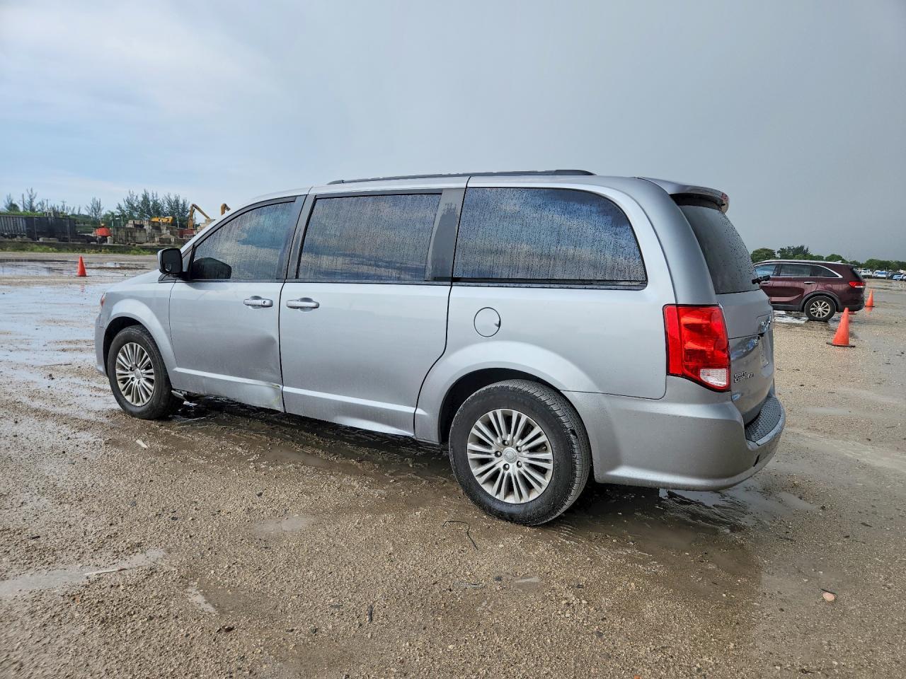 2018 Dodge Grand Caravan Gt - Фото 2