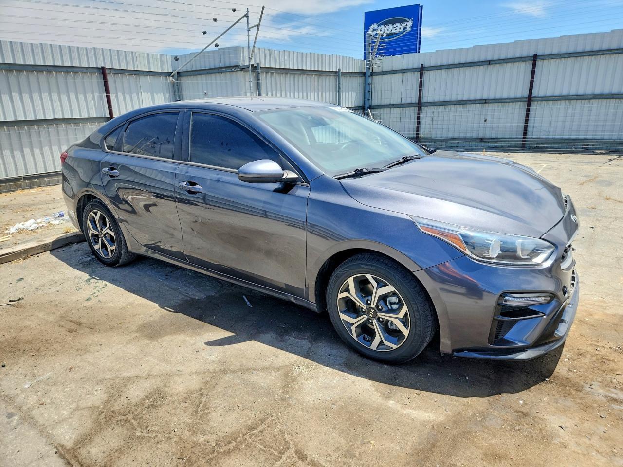 2021 Kia Forte Lxs - Image 4