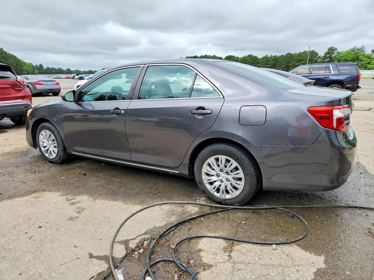 2013 Toyota Camry Le - Фото 2