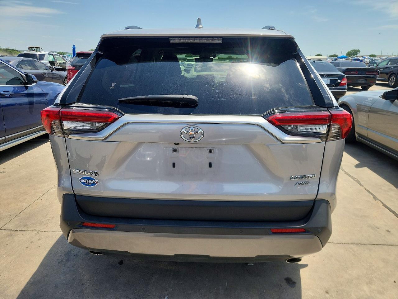 2021 Toyota Rav4 Limited - Фото 6