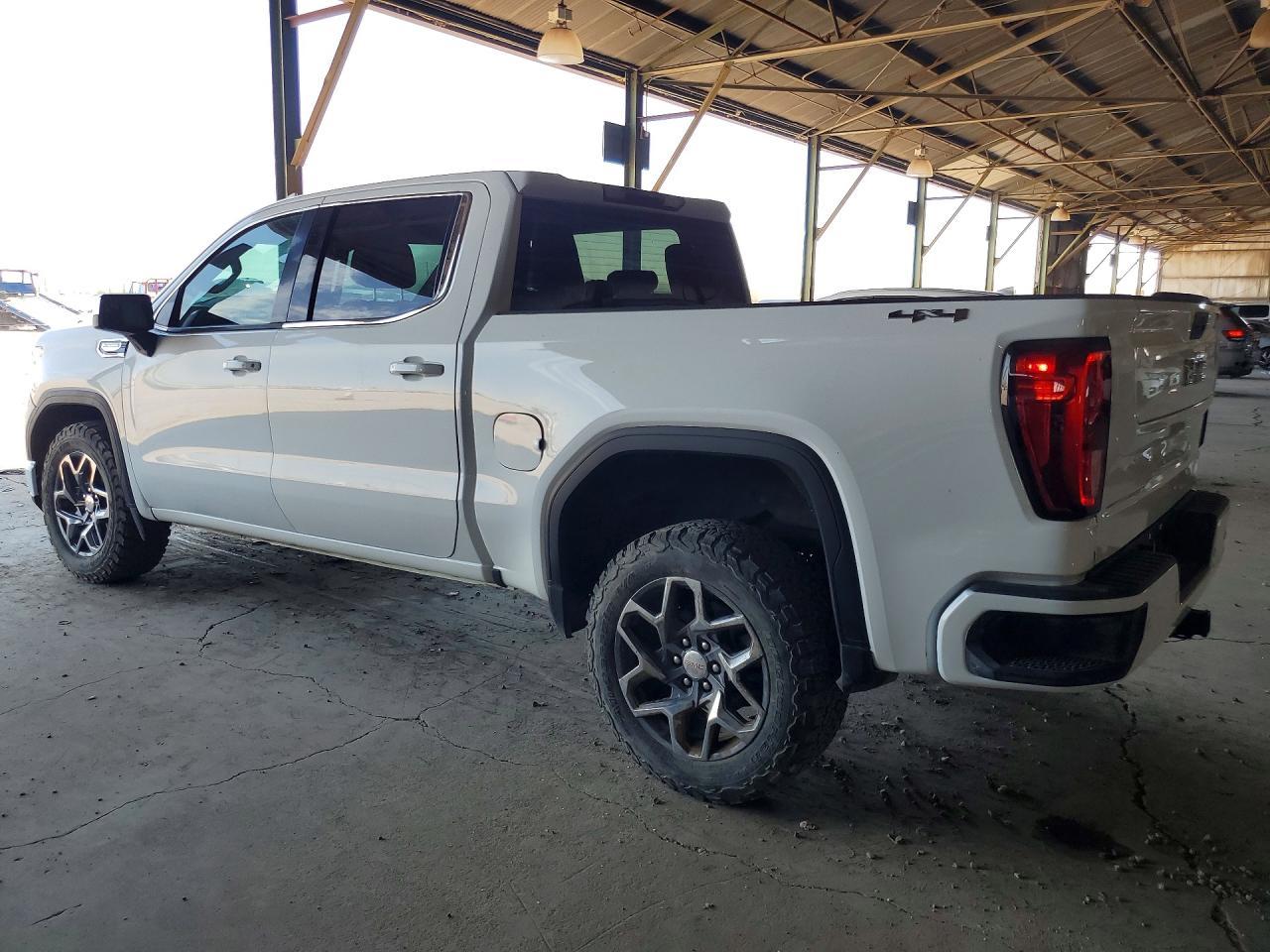 2024 GMC Sierra K1500 Slt - Image 2