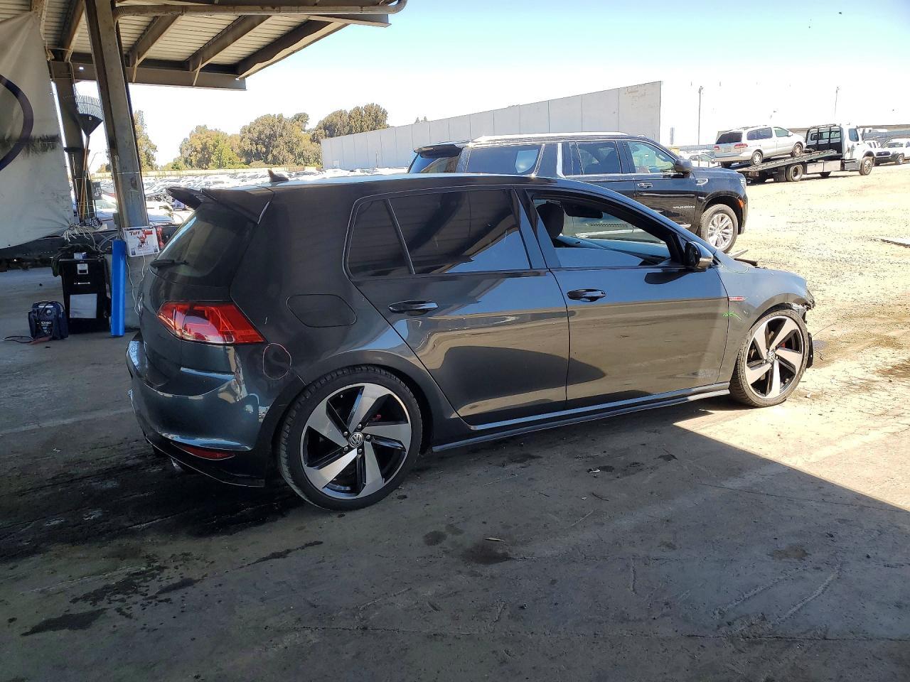 2017 Volkswagen Gti S - Image 3