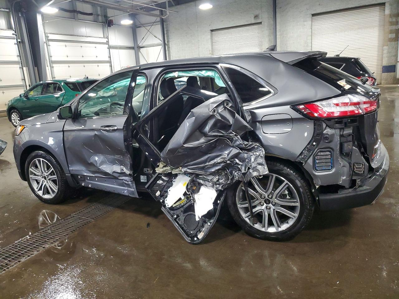 2023 Ford Edge Titanium - Фото 2