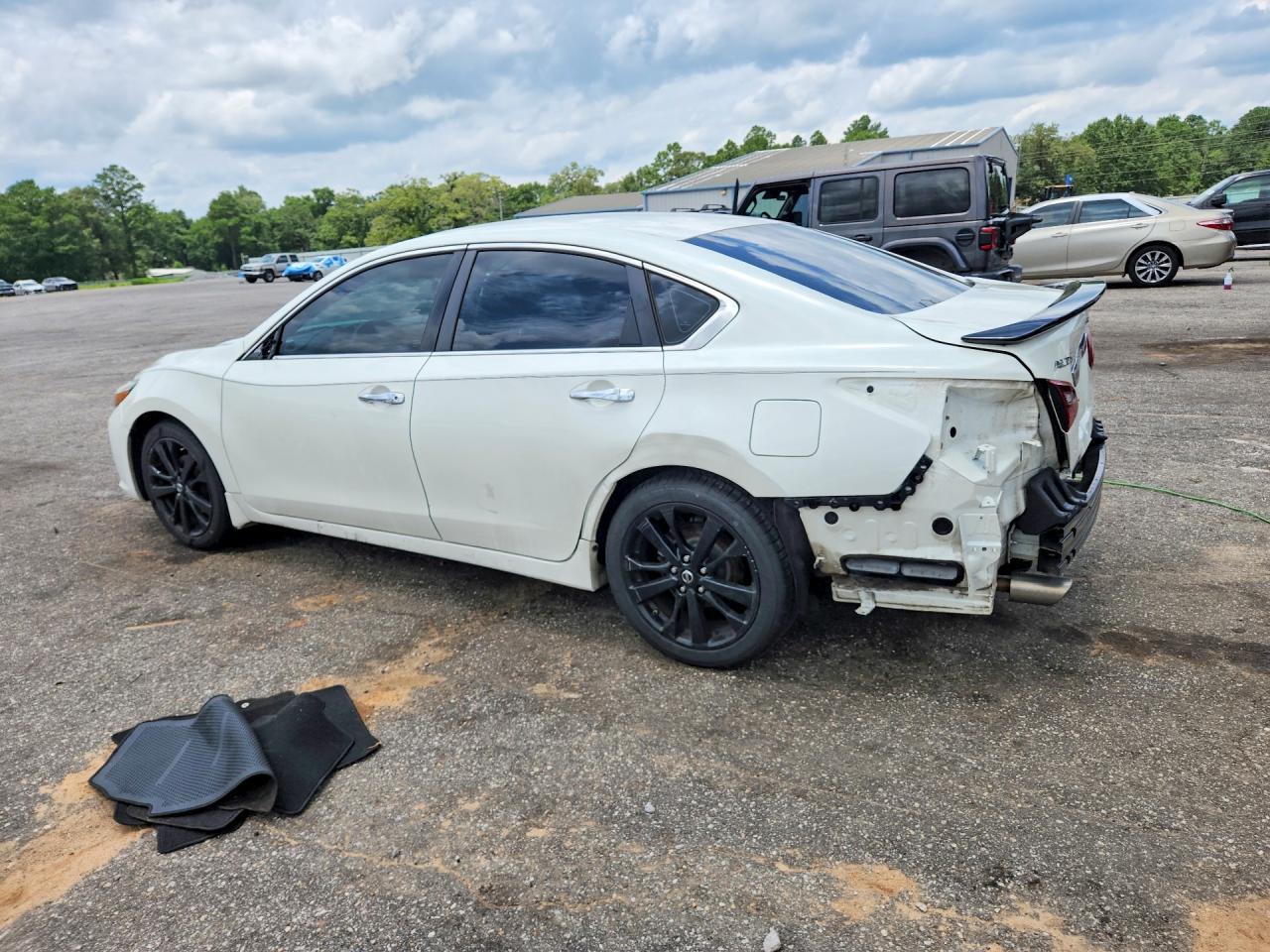 2017 Nissan Altima 2.5 Sr - Image 2