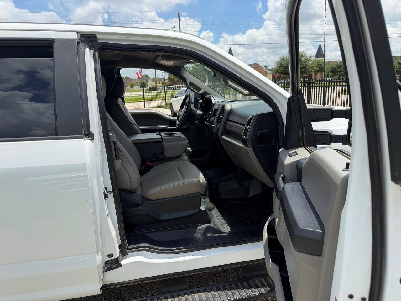 2022 Ford F250 Super Duty - Фото 5