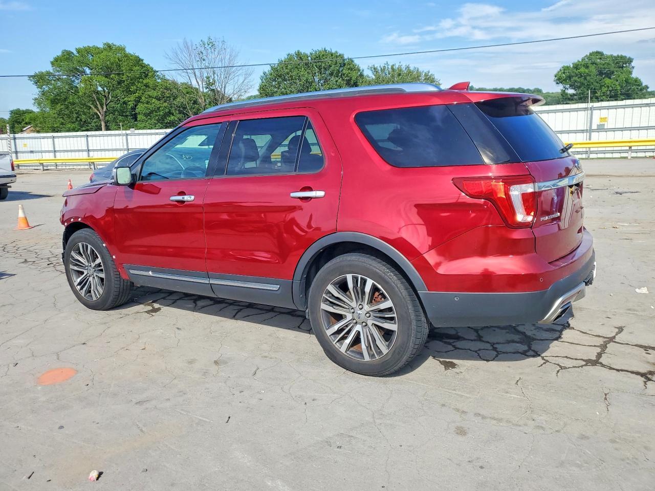 2017 Ford Explorer Platinum - Фото 2