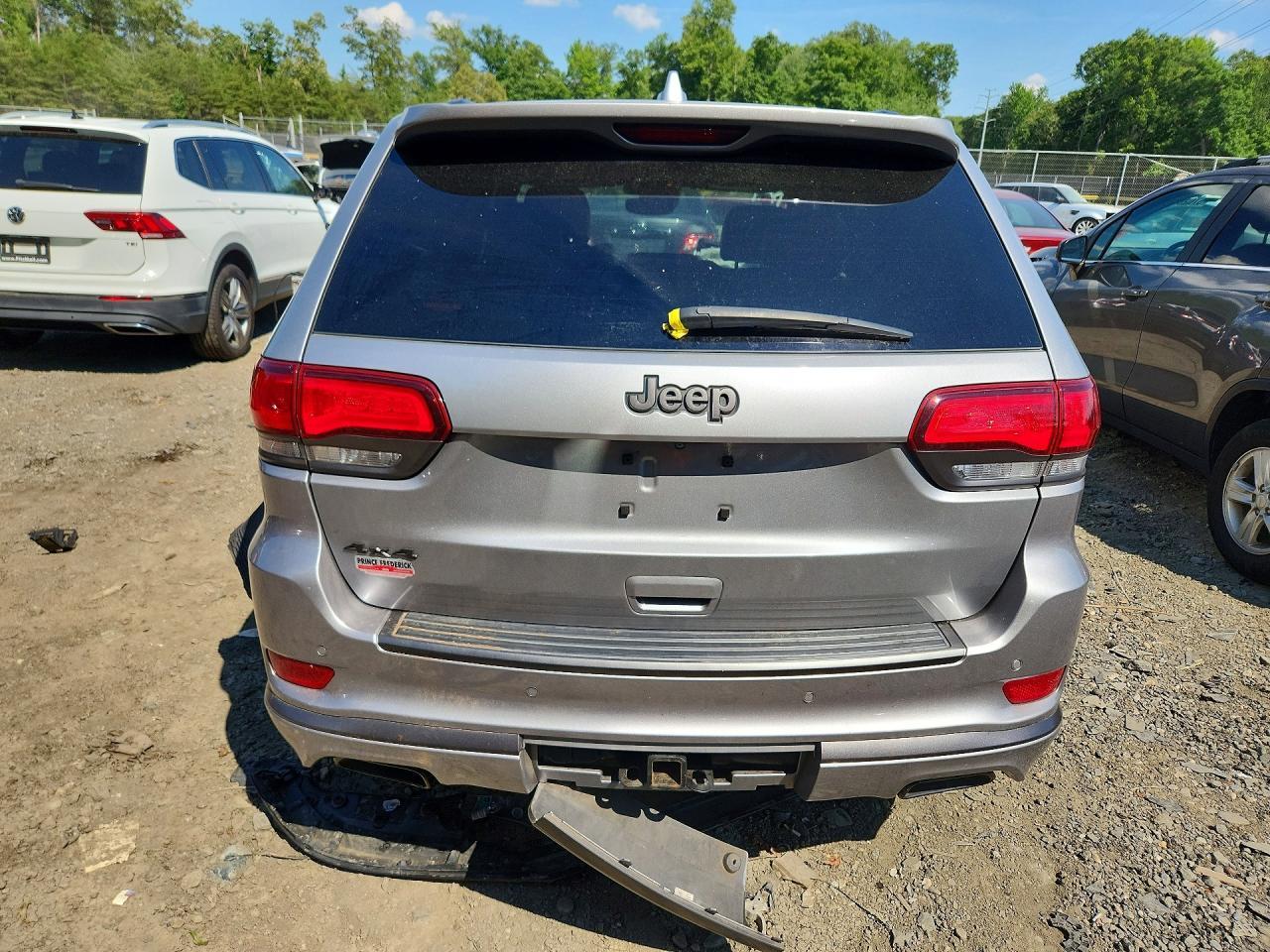 2019 Jeep Grand Cherokee Overland - Image 6