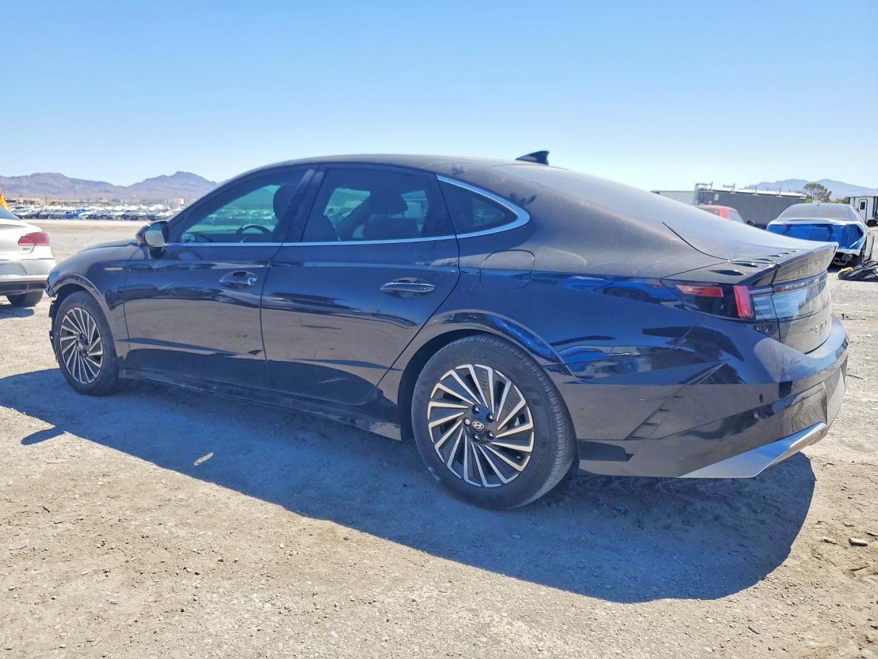 2025 Hyundai Sonata Hybrid Limited - Image 2