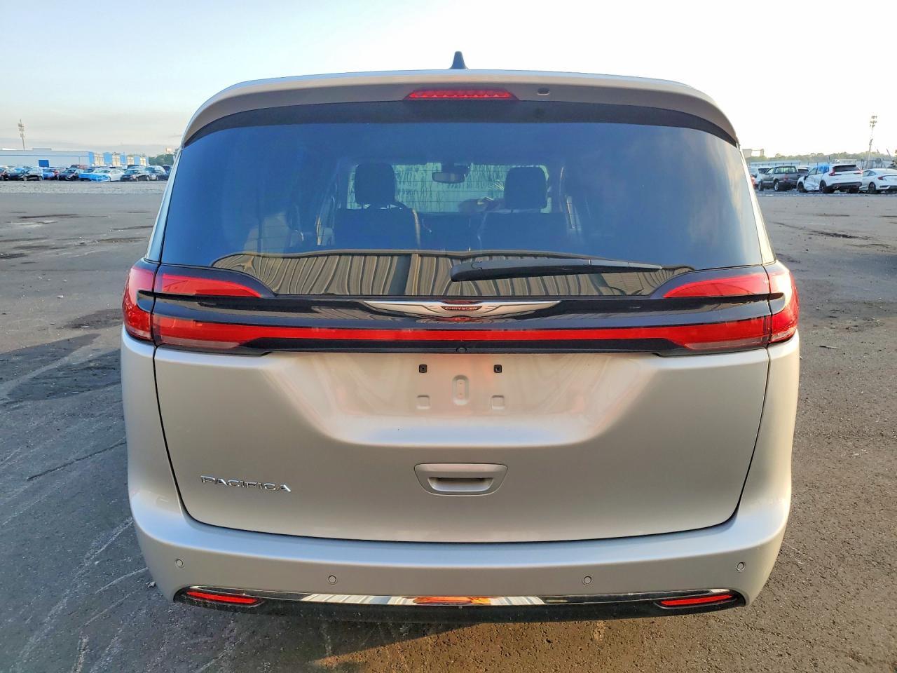 2024 Chrysler Pacifica Touring L - Фото 6