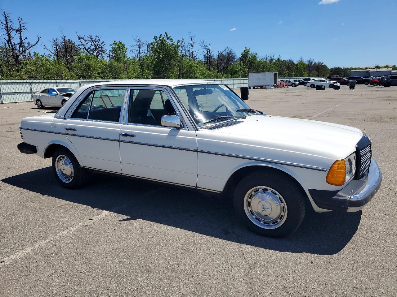 1983 Mercedes-Benz 240 D - Фото 4