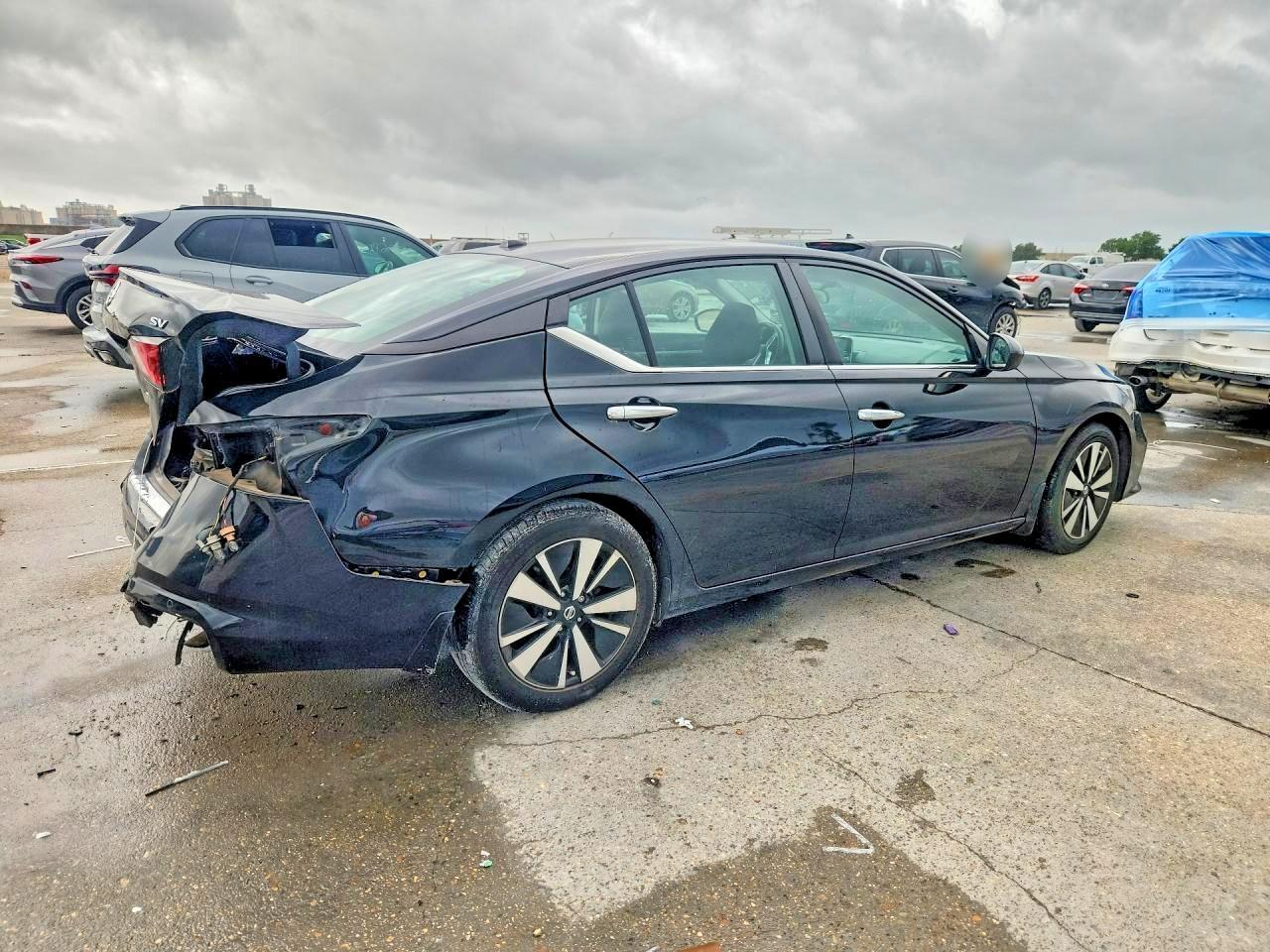 2021 Nissan Altima - Фото 3