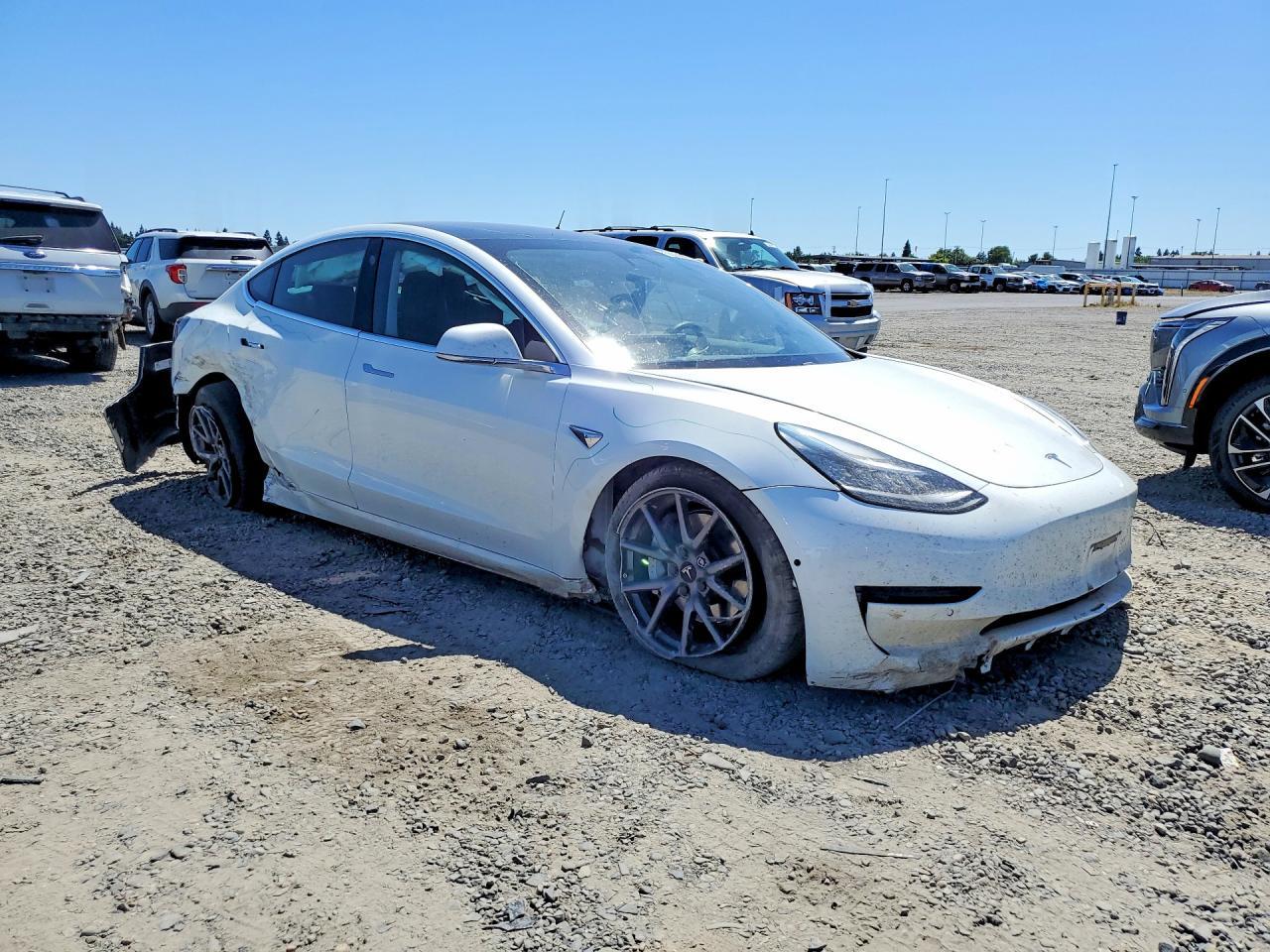 2020 Tesla Model 3 - Фото 4