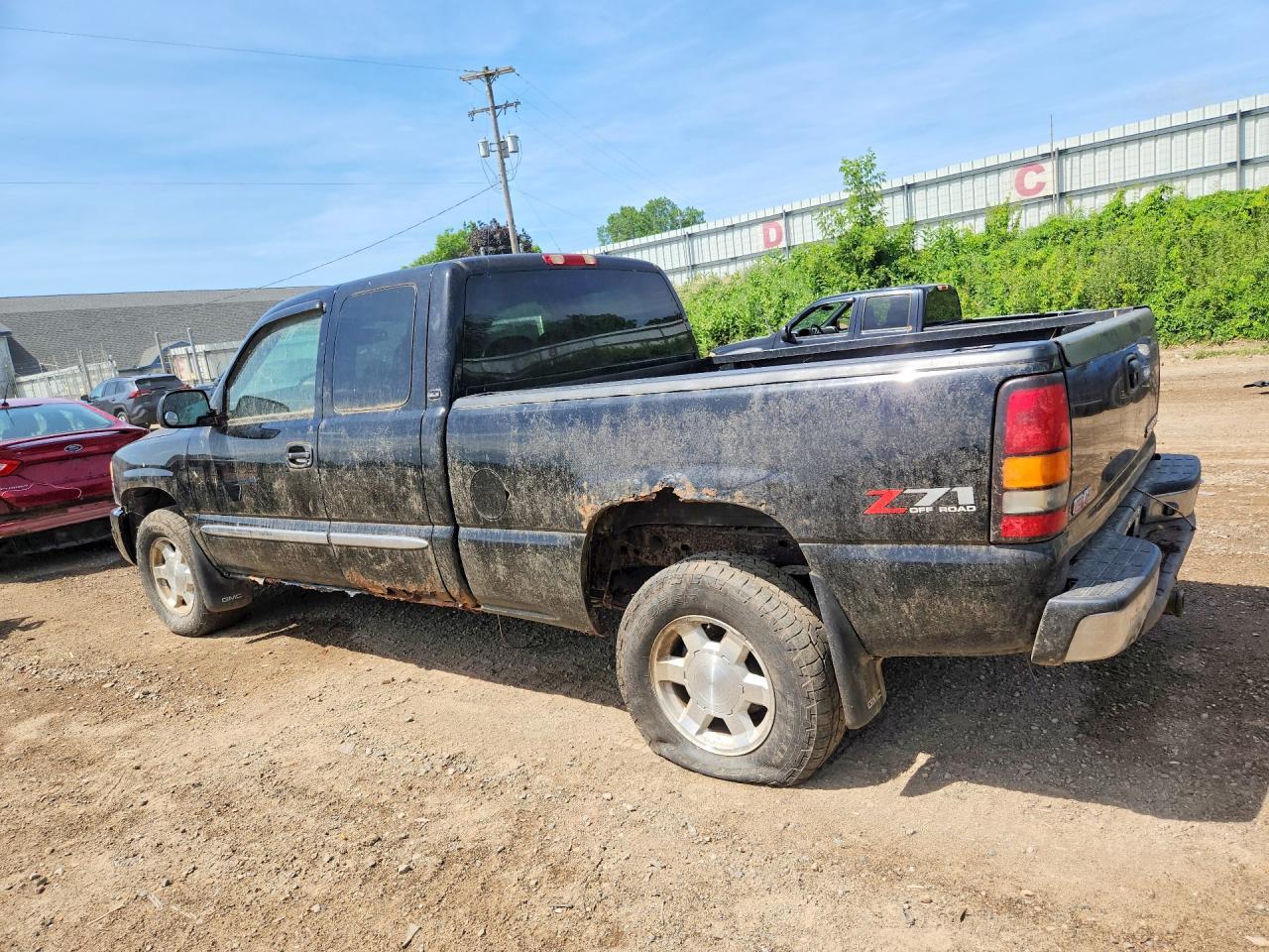 2004 GMC New Sierra K1500 - Фото 2