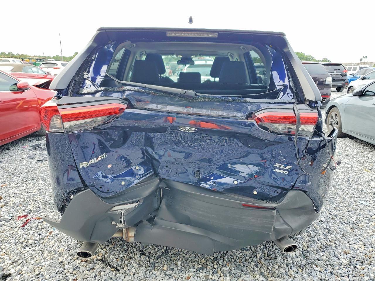 2025 Toyota Rav4 Xle - Image 6