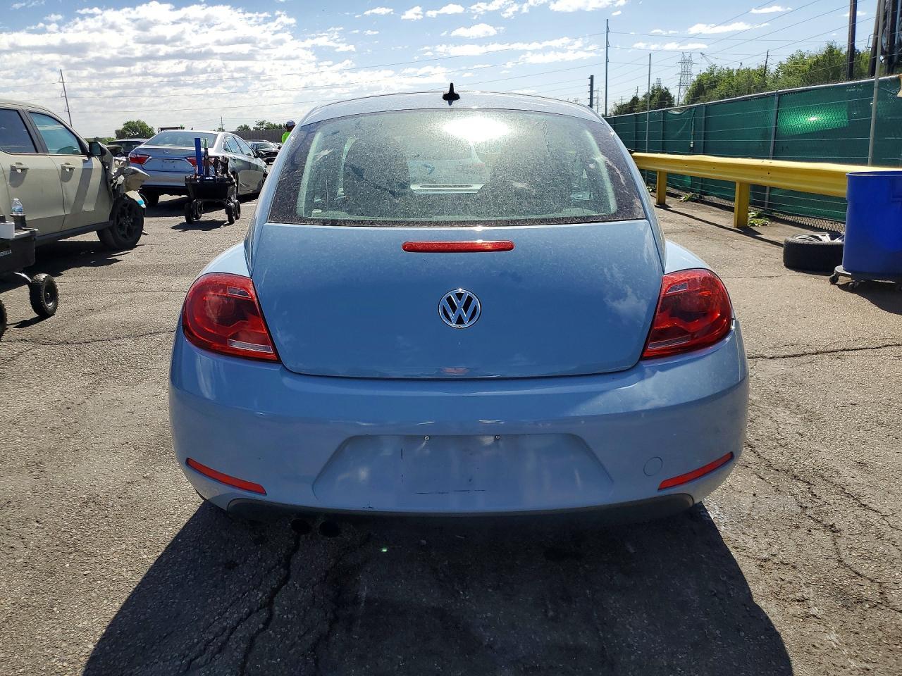 2015 Volkswagen Beetle 1.8T - Фото 6