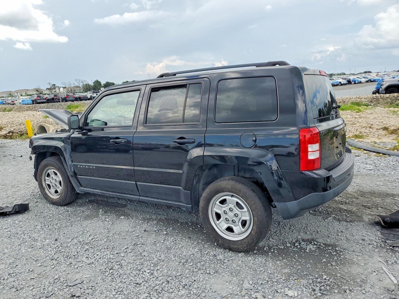 2016 Jeep Patriot Sport - Image 2
