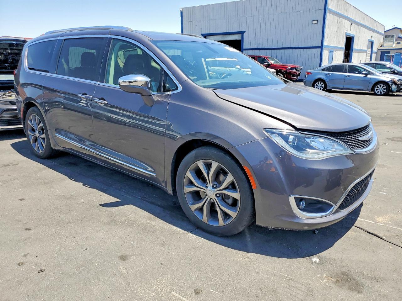 2018 Chrysler Pacifica Limited - Фото 4