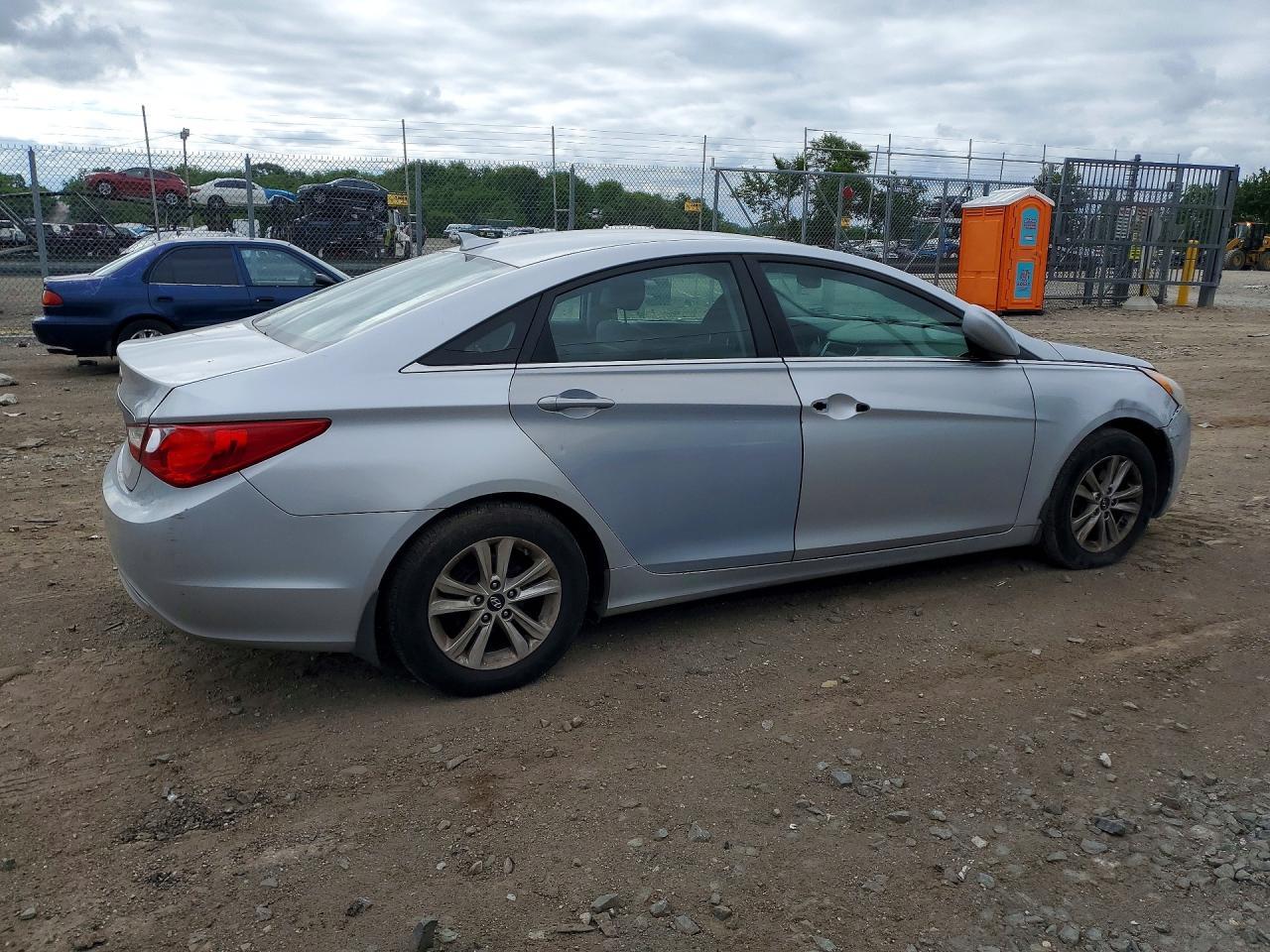 2013 Hyundai Sonata Gls - Image 3
