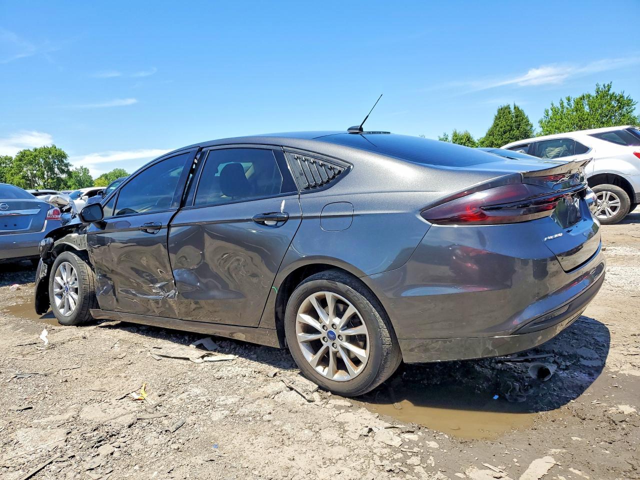 2017 Ford Fusion Se - Image 2