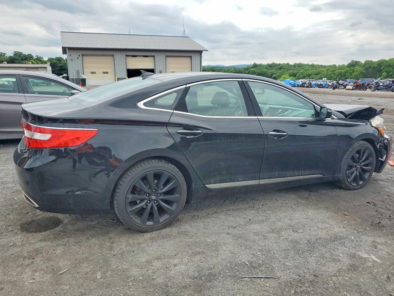 2013 Hyundai Azera Base - Image 3