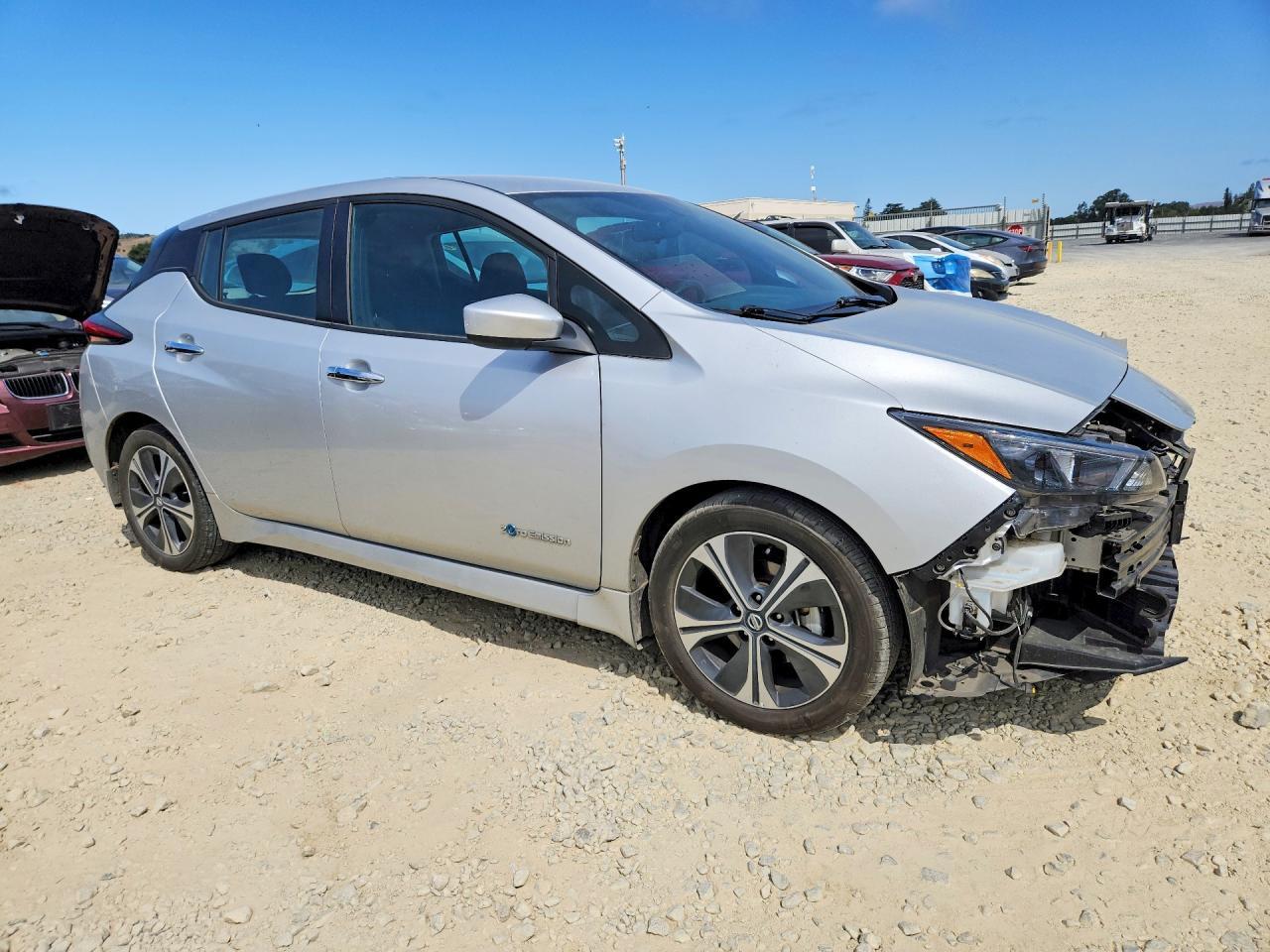 2018 Nissan Leaf S - Image 4