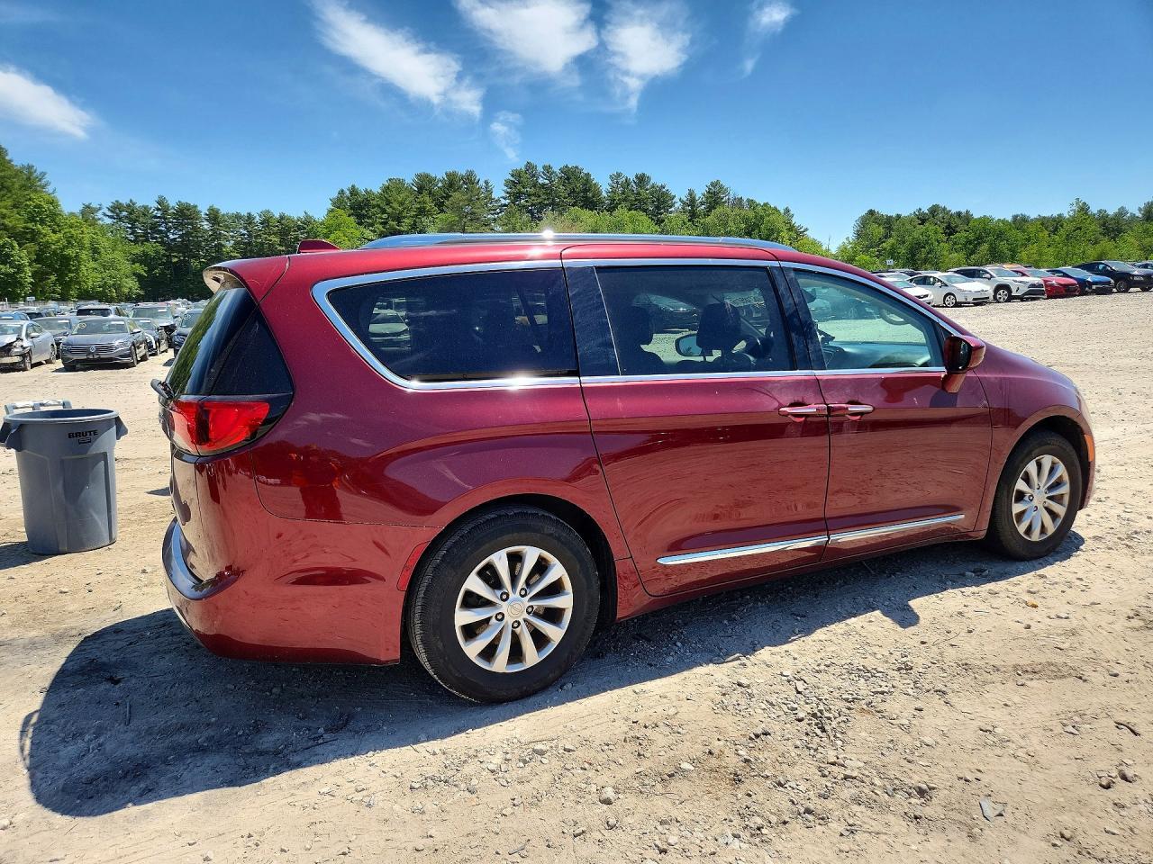2018 Chrysler Pacifica Touring L Plus - Фото 3