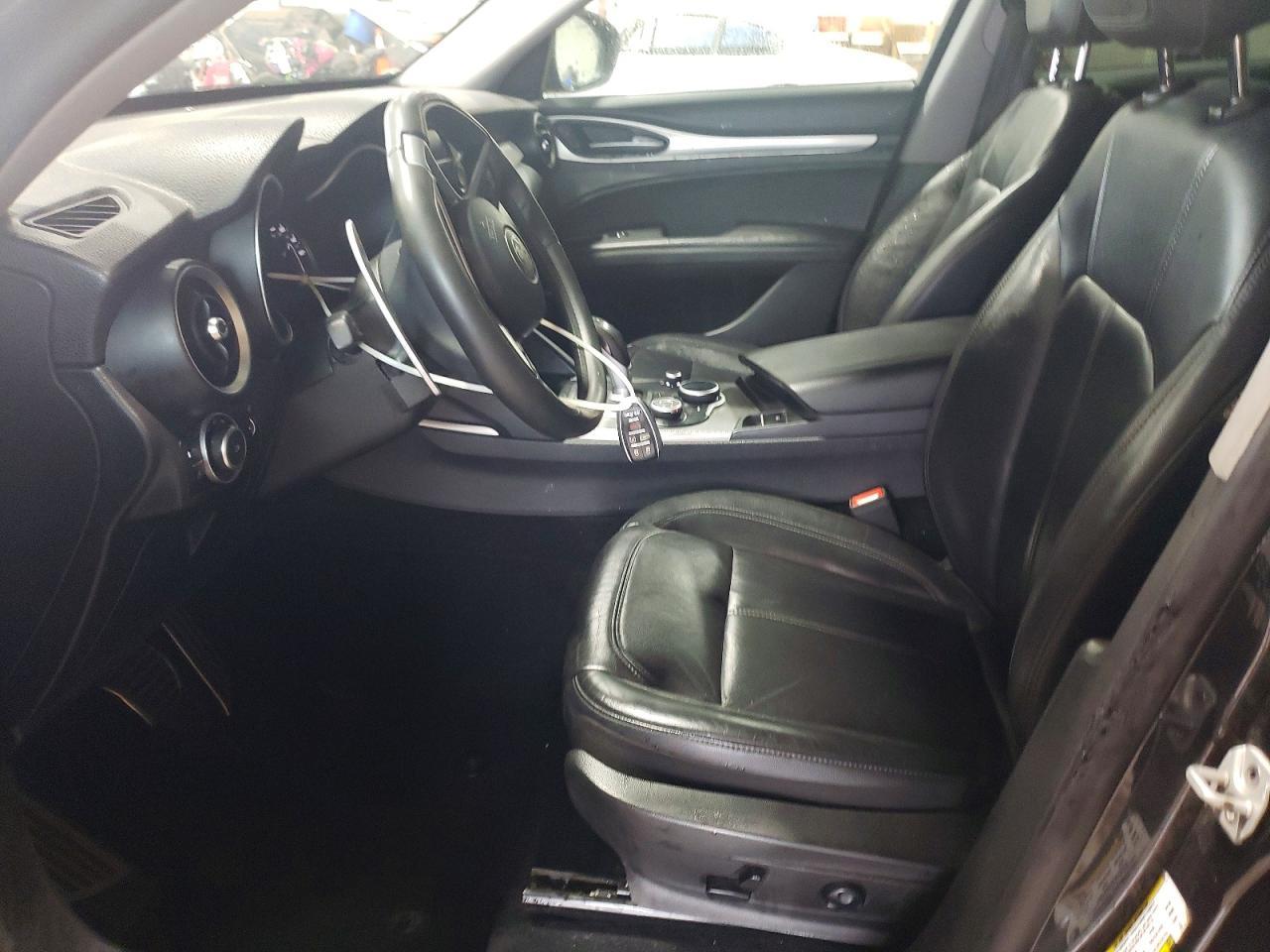 2018 Alfa Romeo Stelvio Sport - Image 7