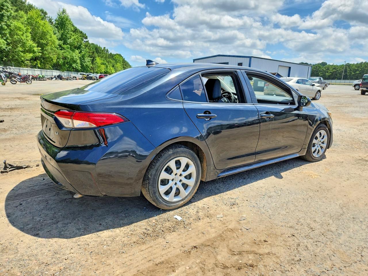 2021 Toyota Corolla Le - Фото 3