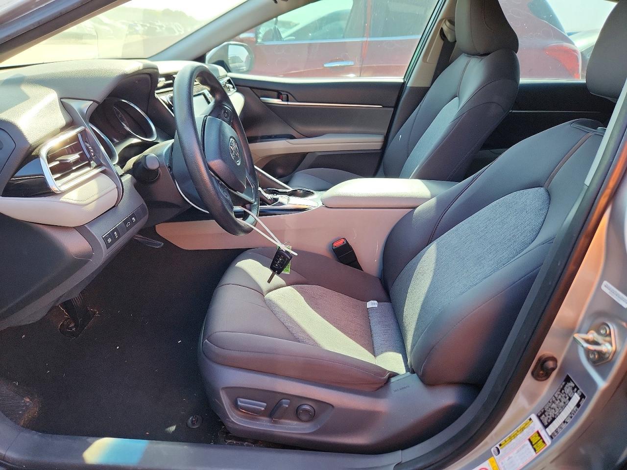 2018 Toyota Camry Le - Image 7