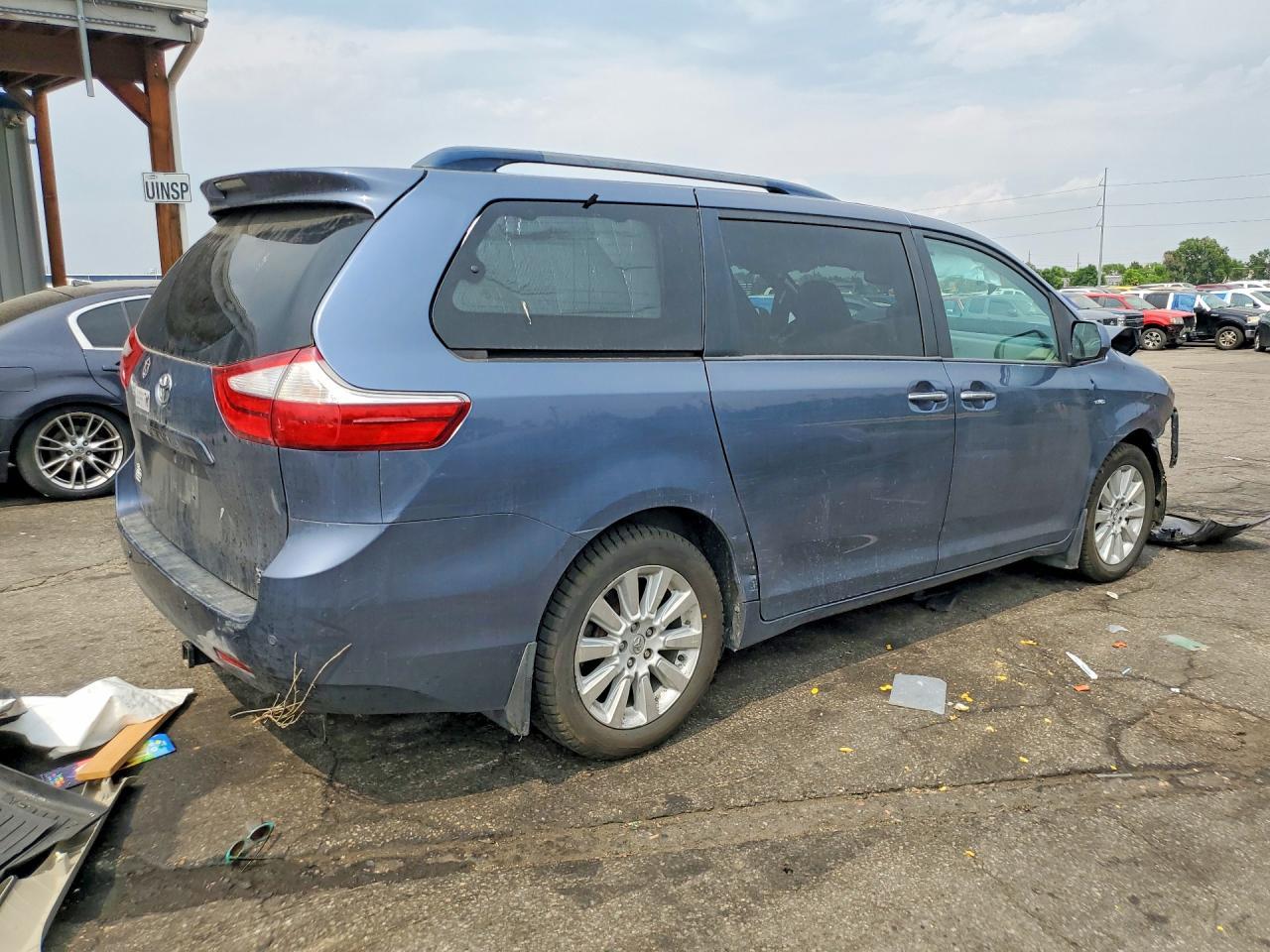 2016 Toyota Sienna Xle Premium 7-Passenger - Фото 3