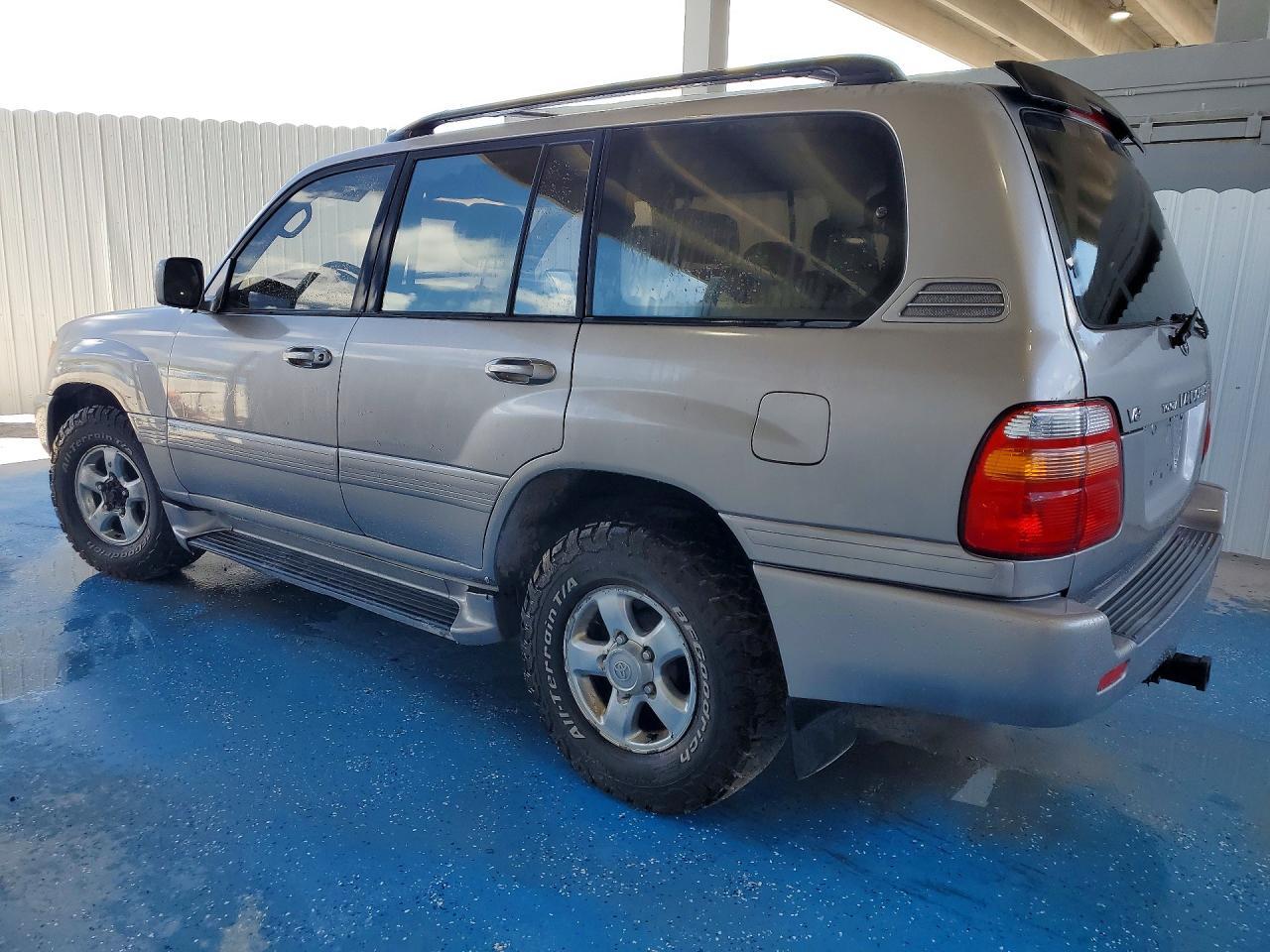 2001 Toyota Land Cruiser Base - Фото 2