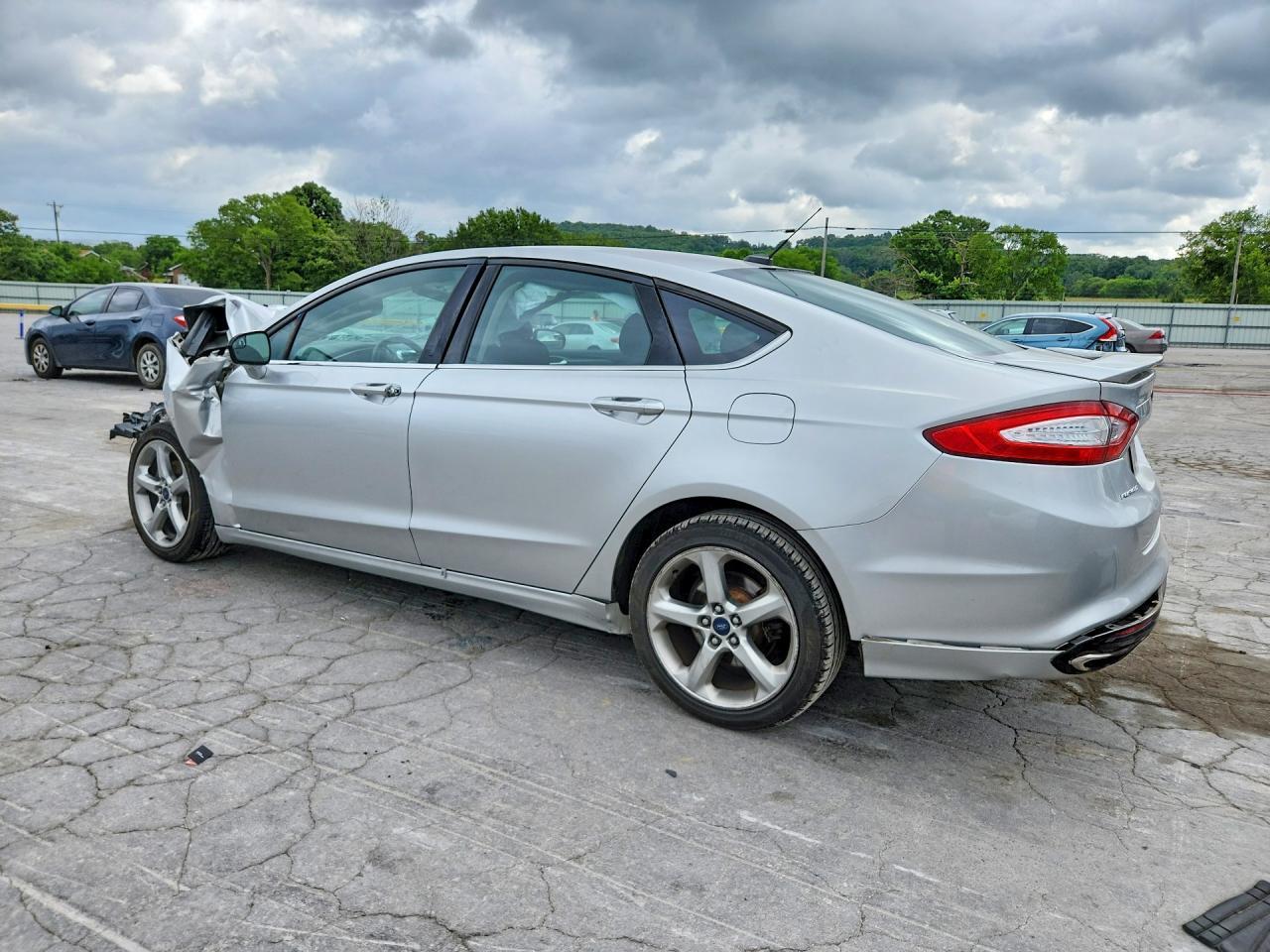 2016 Ford Fusion Se - Фото 2