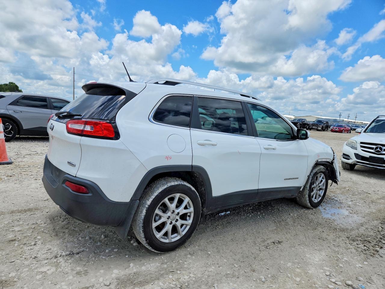 2017 Jeep Cherokee Latitude - Фото 3
