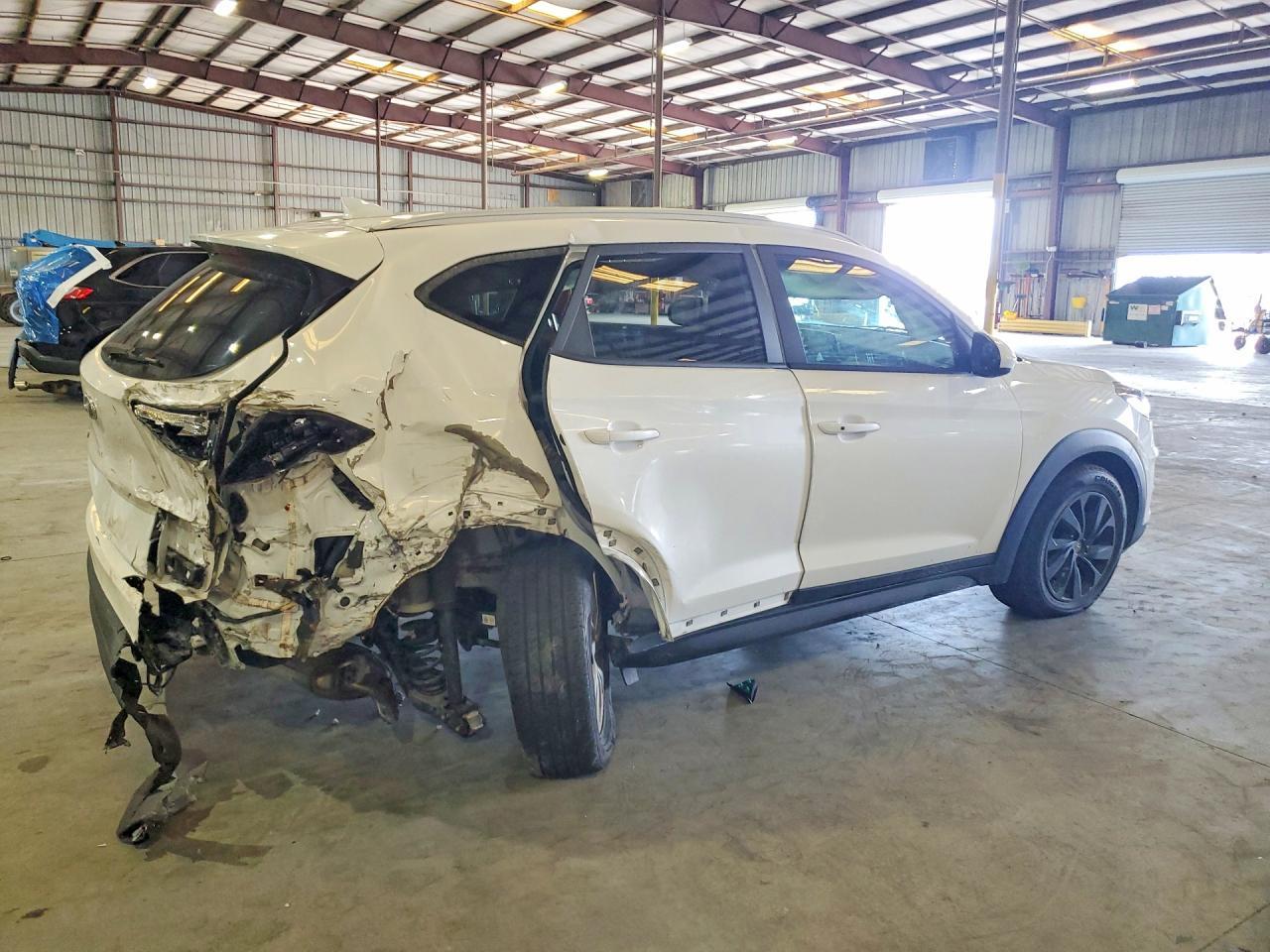 2021 Hyundai Tucson Value - Image 3