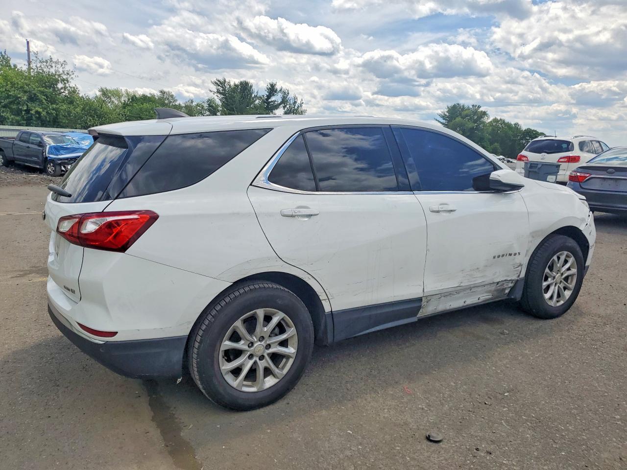 2019 Chevrolet Equinox Lt - Image 3