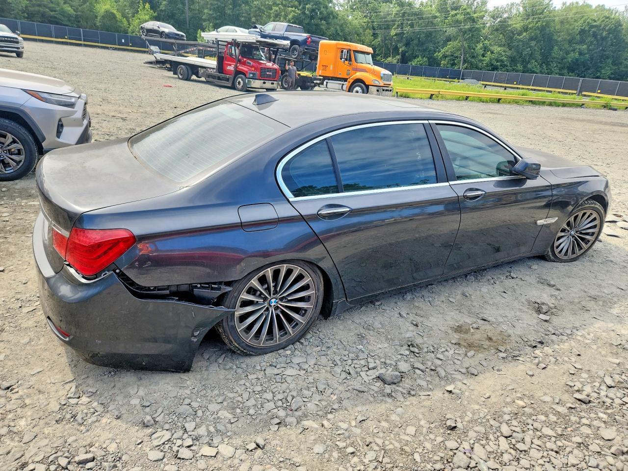 2010 BMW 7 Series - Фото 3