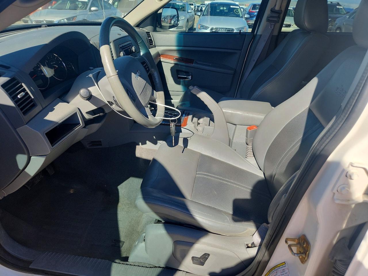 2007 Jeep Grand Cherokee Limited - Image 7