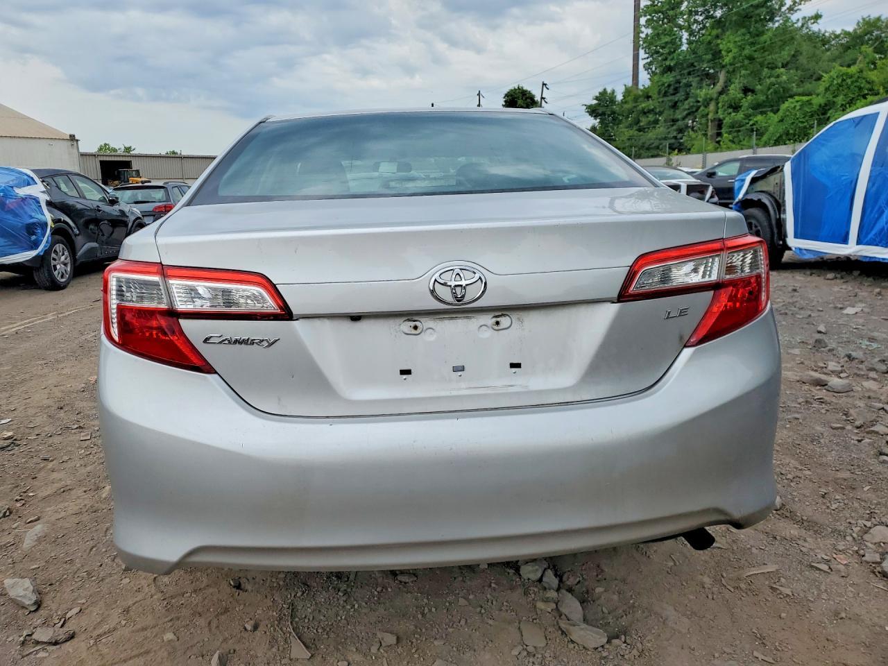 2014 Toyota Camry Le - Фото 6