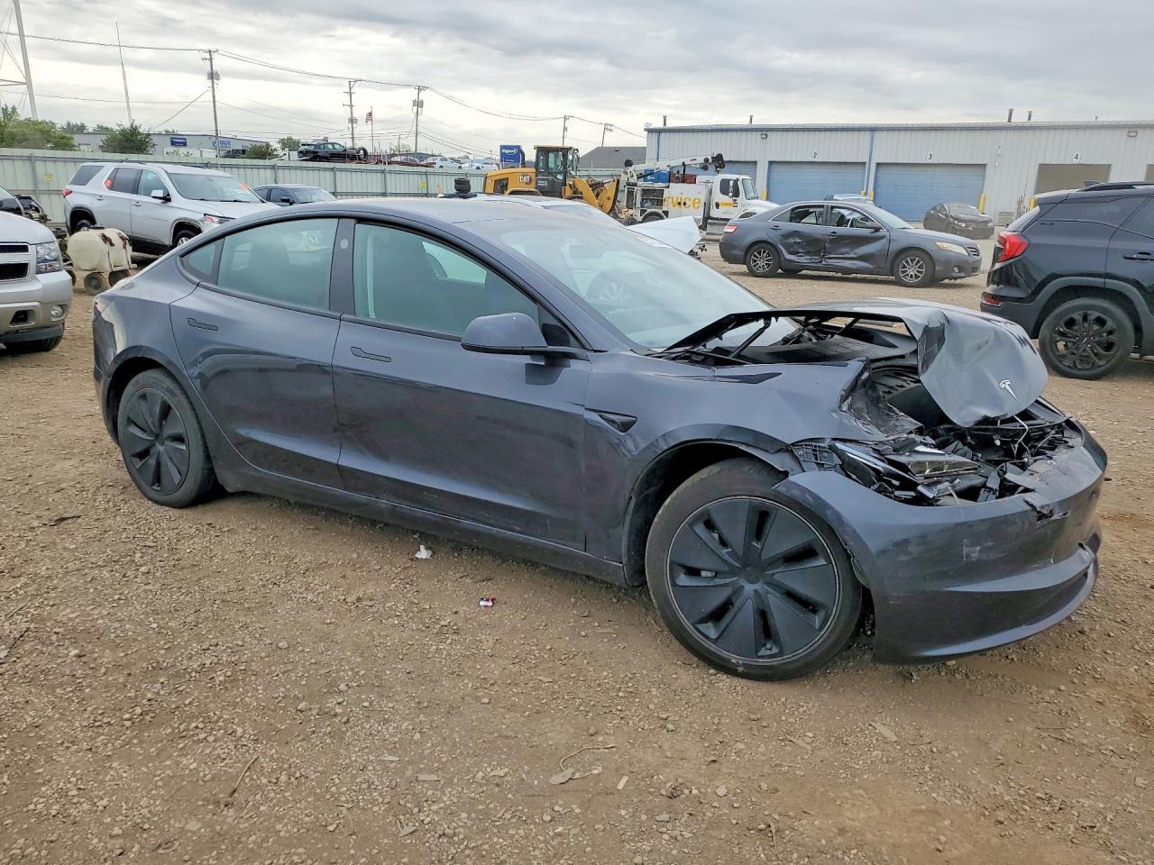 2024 Tesla Model 3 - Image 4