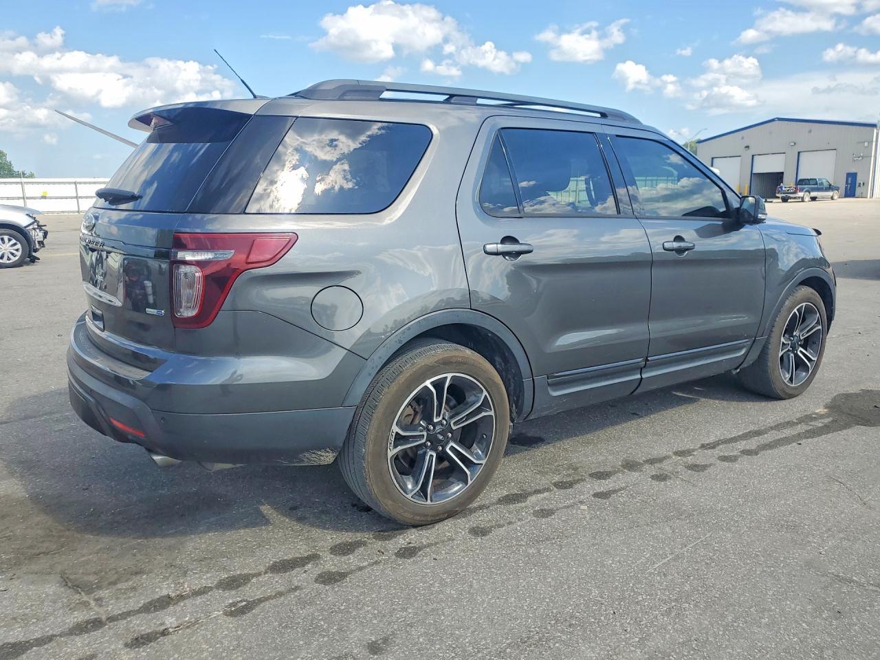 2015 Ford Explorer Sport - Фото 3