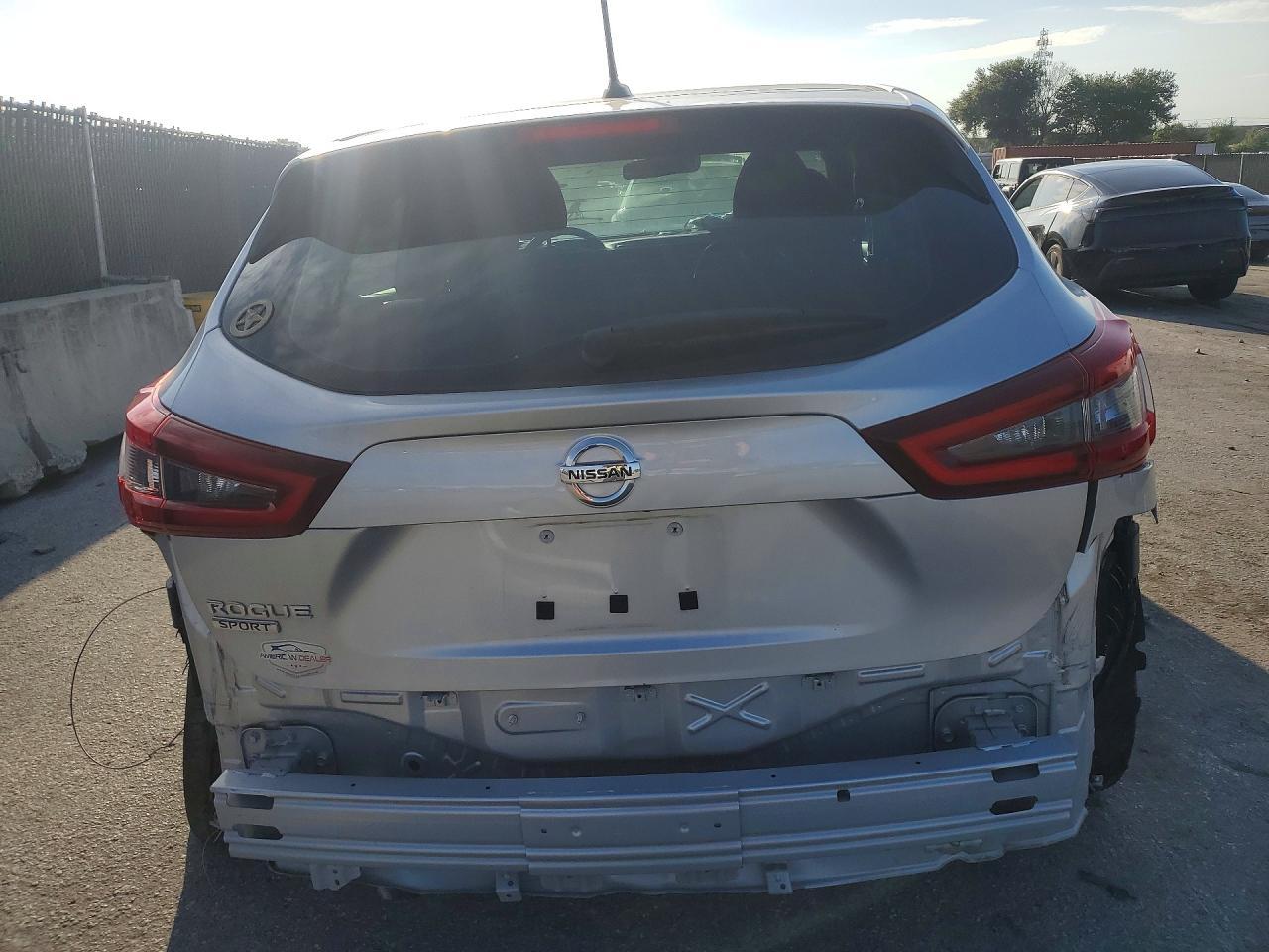 2020 Nissan Rogue Sport S - Фото 6