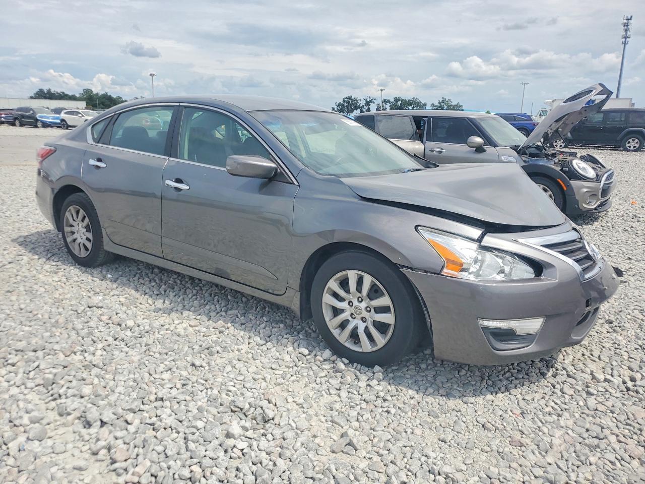 2015 Nissan Altima 2.5 S - Image 4