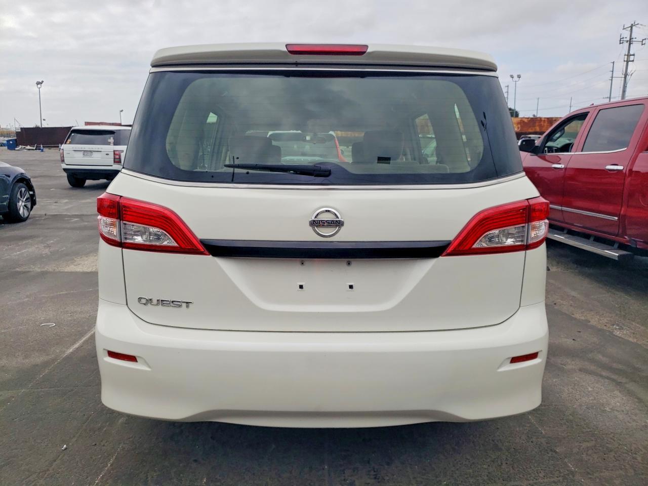 2014 Nissan Quest 3.5 S - Image 6