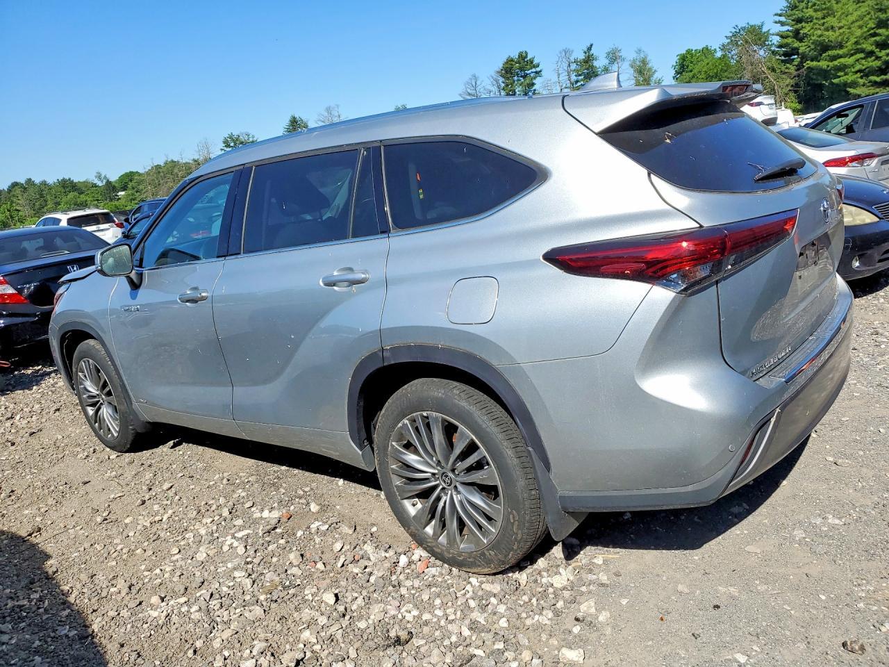 2021 Toyota Highlander Hybrid Platinum - Фото 2