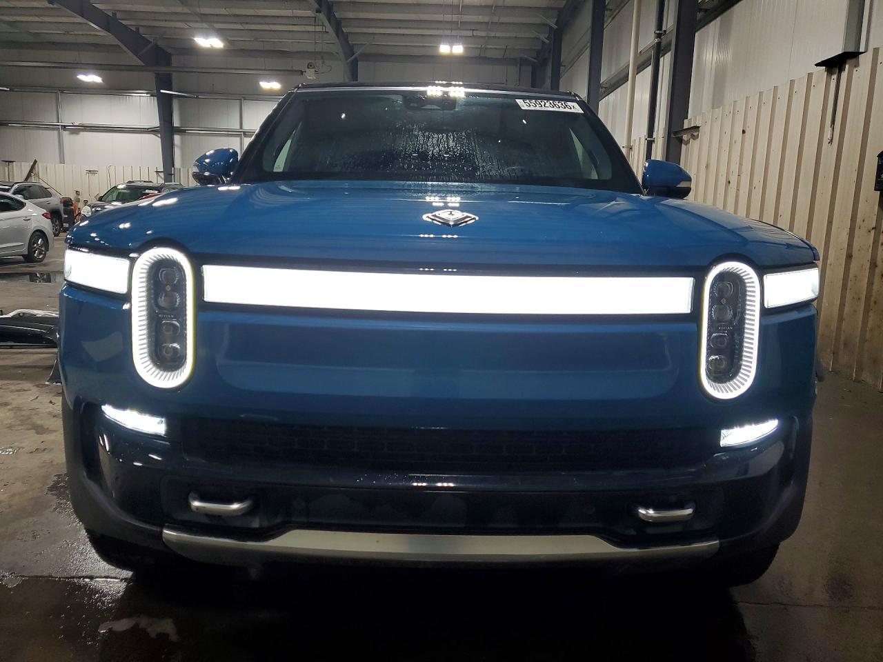 2023 Rivian R1S Adventure - Фото 5
