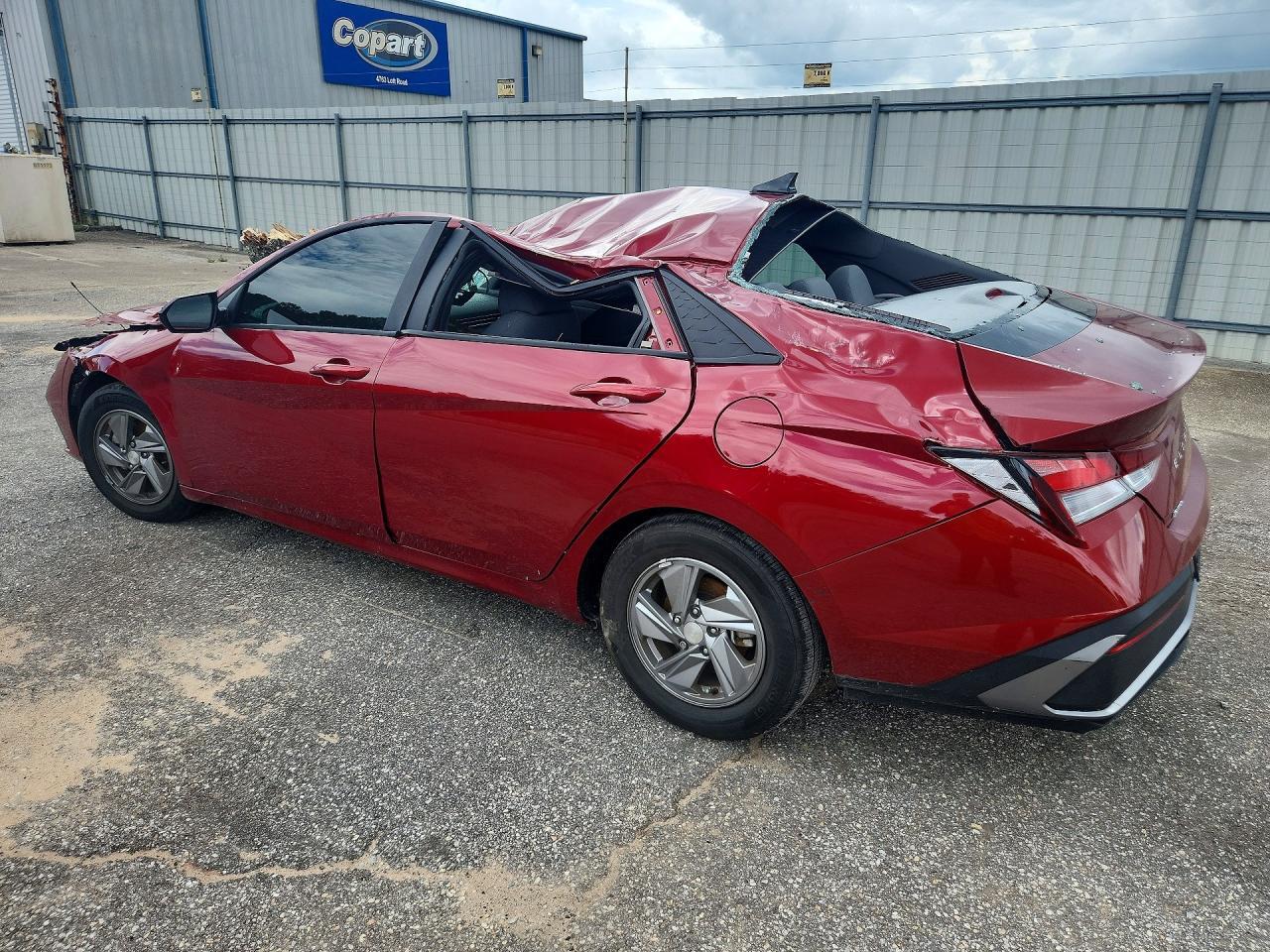 2024 Hyundai Elantra Se - Image 2